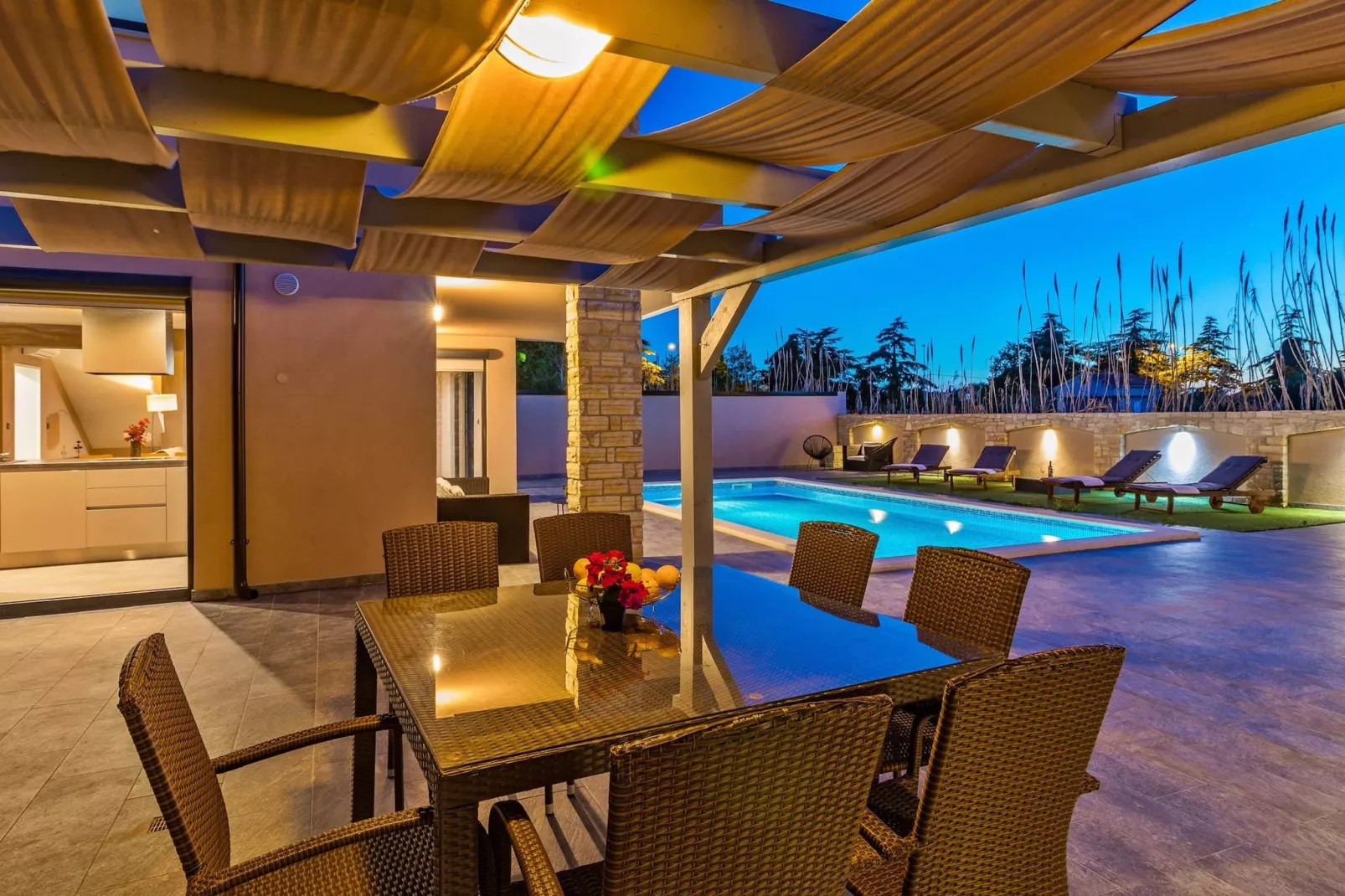 Beautiful Villa Nika with Pool-Terrace