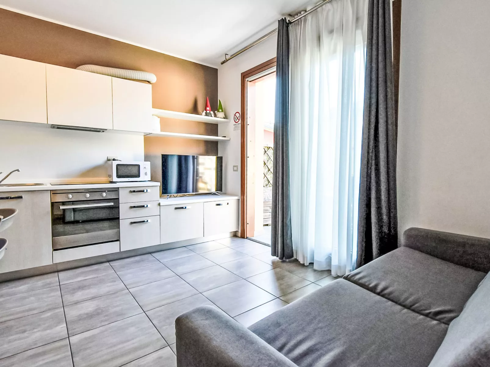 Endine Pool Apartment-Inside