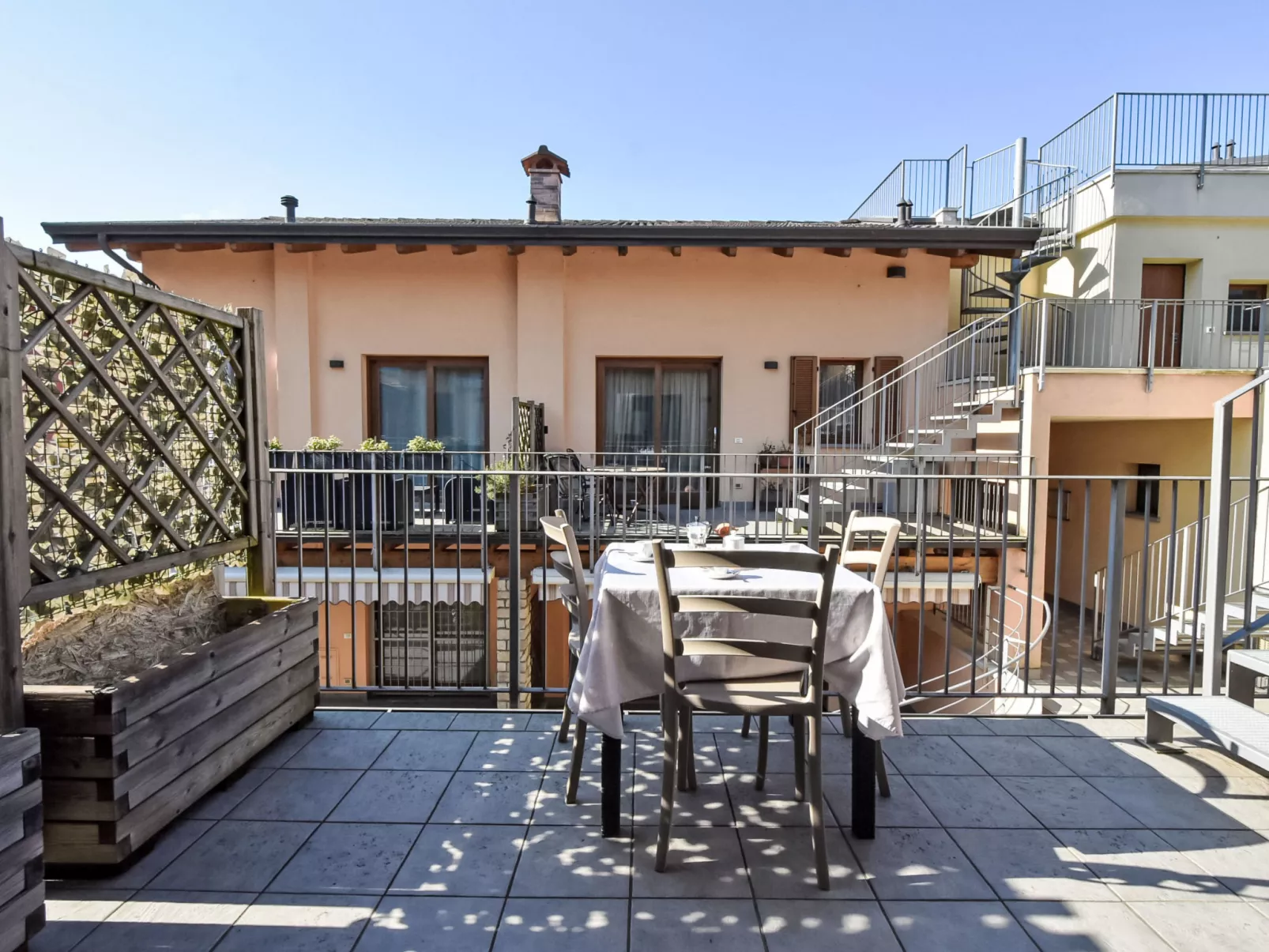 Endine Pool Apartment-Outside