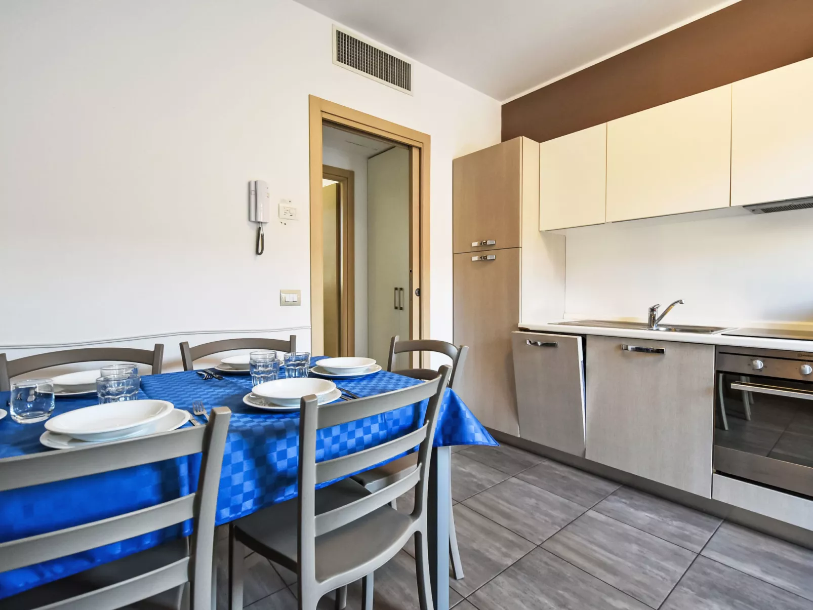 Endine Pool Apartment-Inside