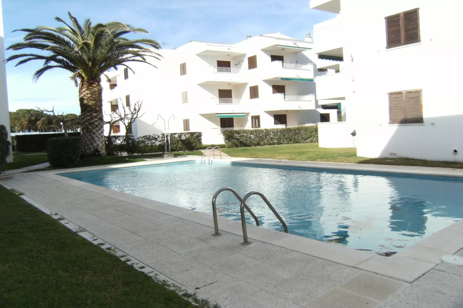 CALA MONTGO 33-Pool