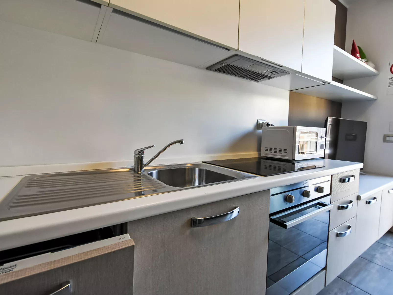 Endine Pool Apartment-Inside