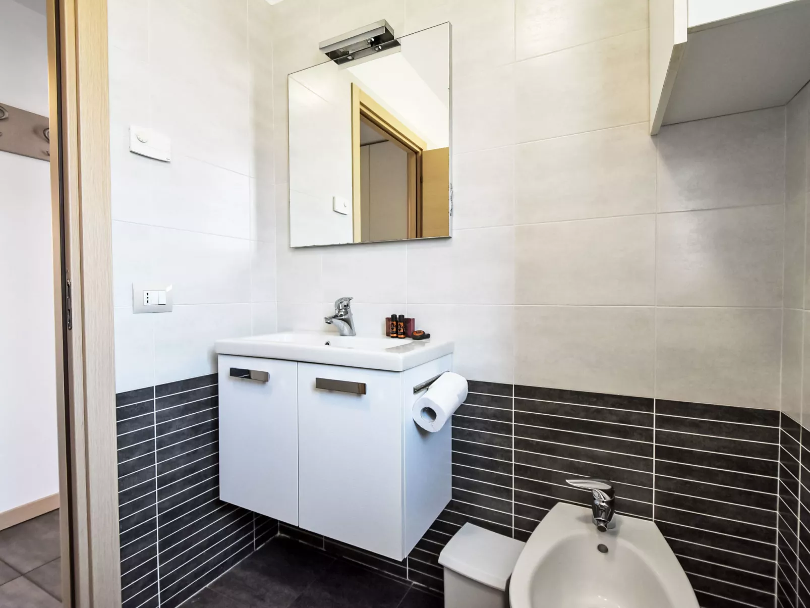 Endine Pool Apartment-Inside