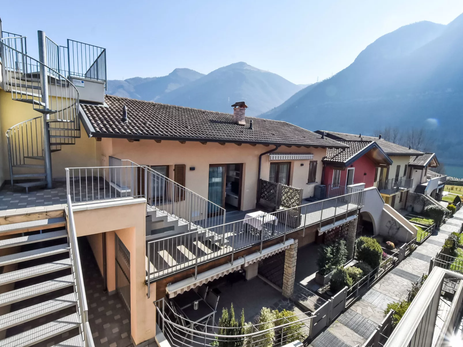 Endine Pool Apartment-Outside