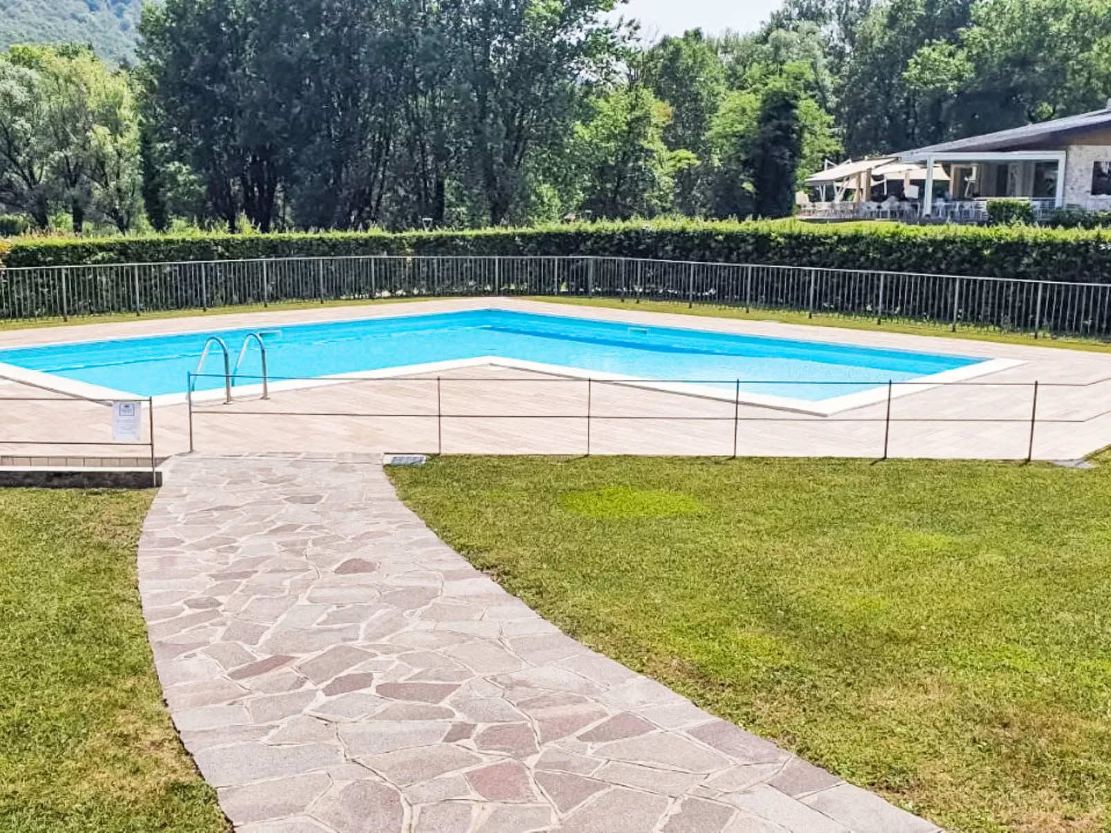 Endine Pool Apartment-Outside