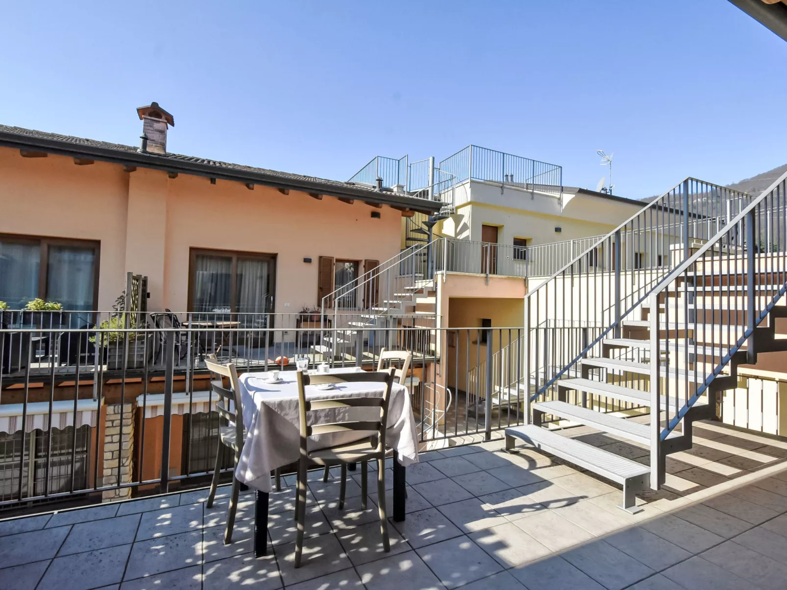 Endine Pool Apartment-Outside