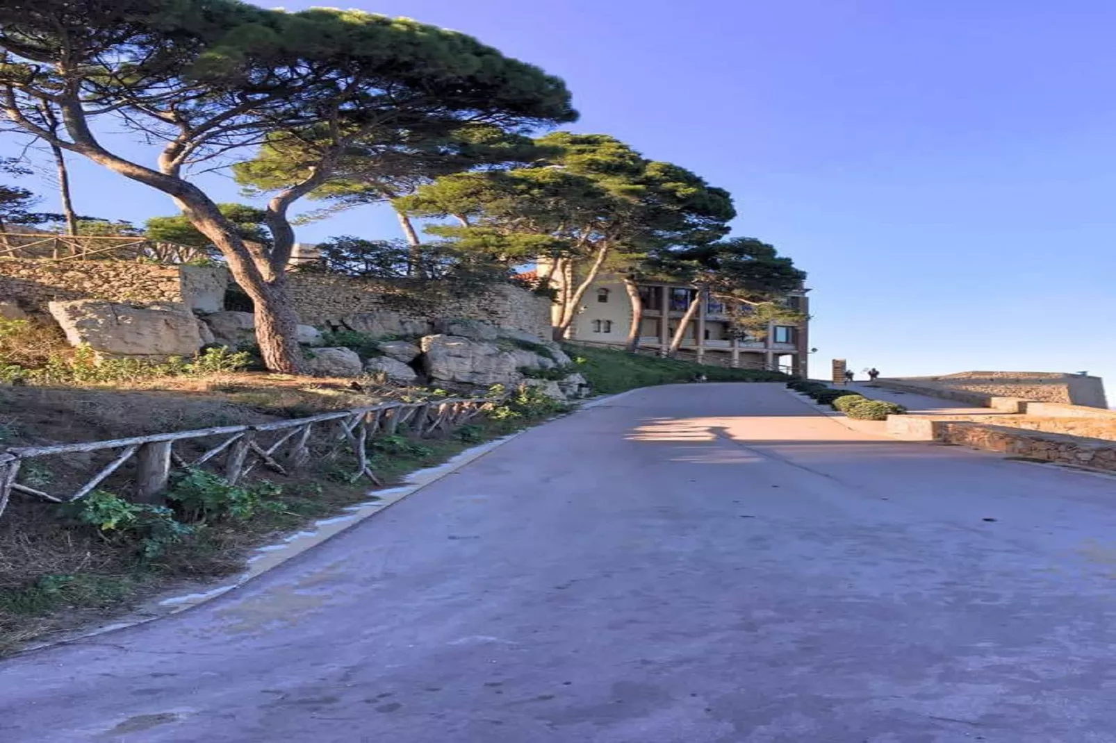 ATHENEA I 2-4-Areas summer 1km