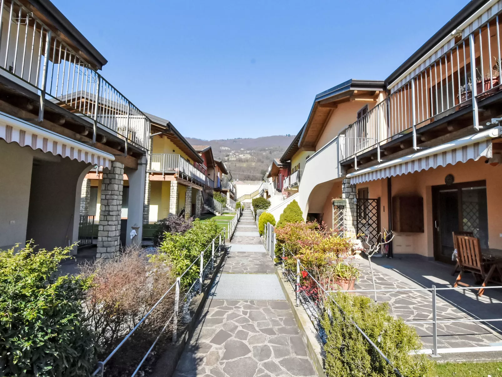 Endine Pool Apartment-Outside