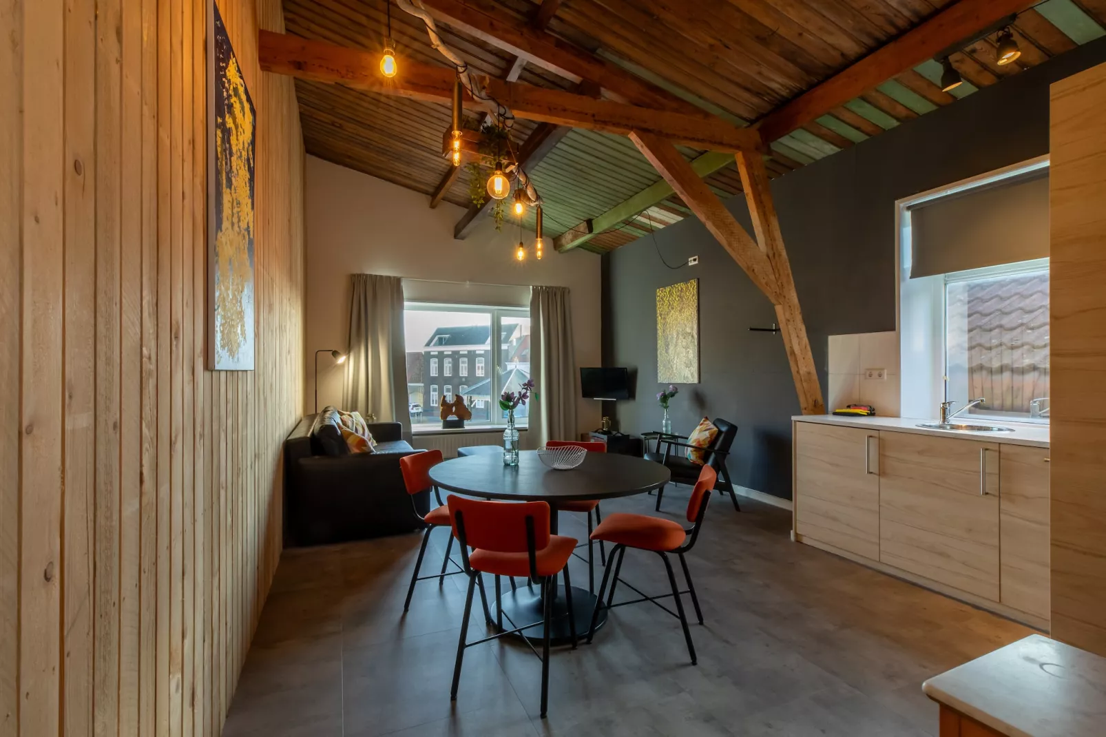 Pleinzicht 6b-Dining room