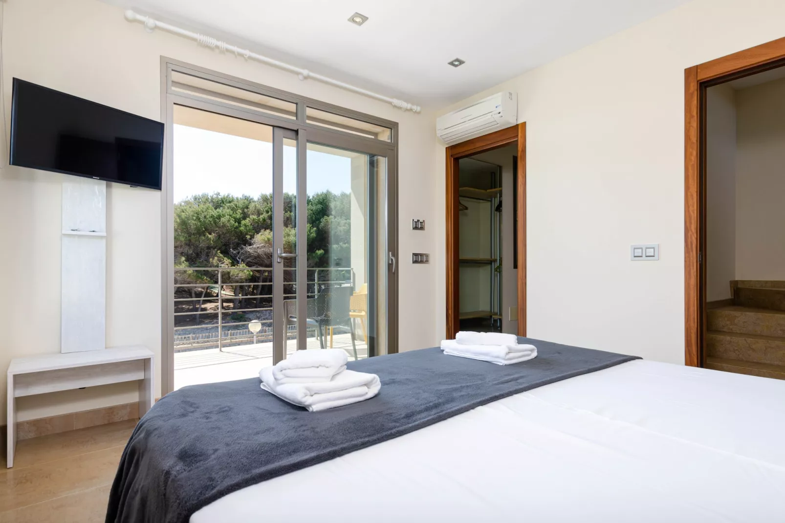 YourHouse Juan-Schlafzimmer