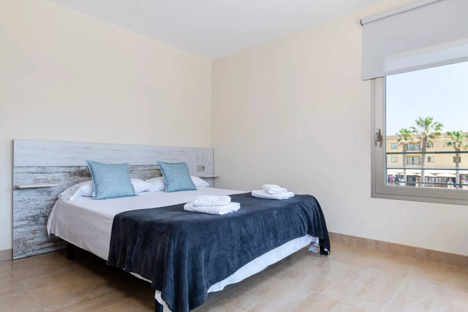 YourHouse Juan-Schlafzimmer