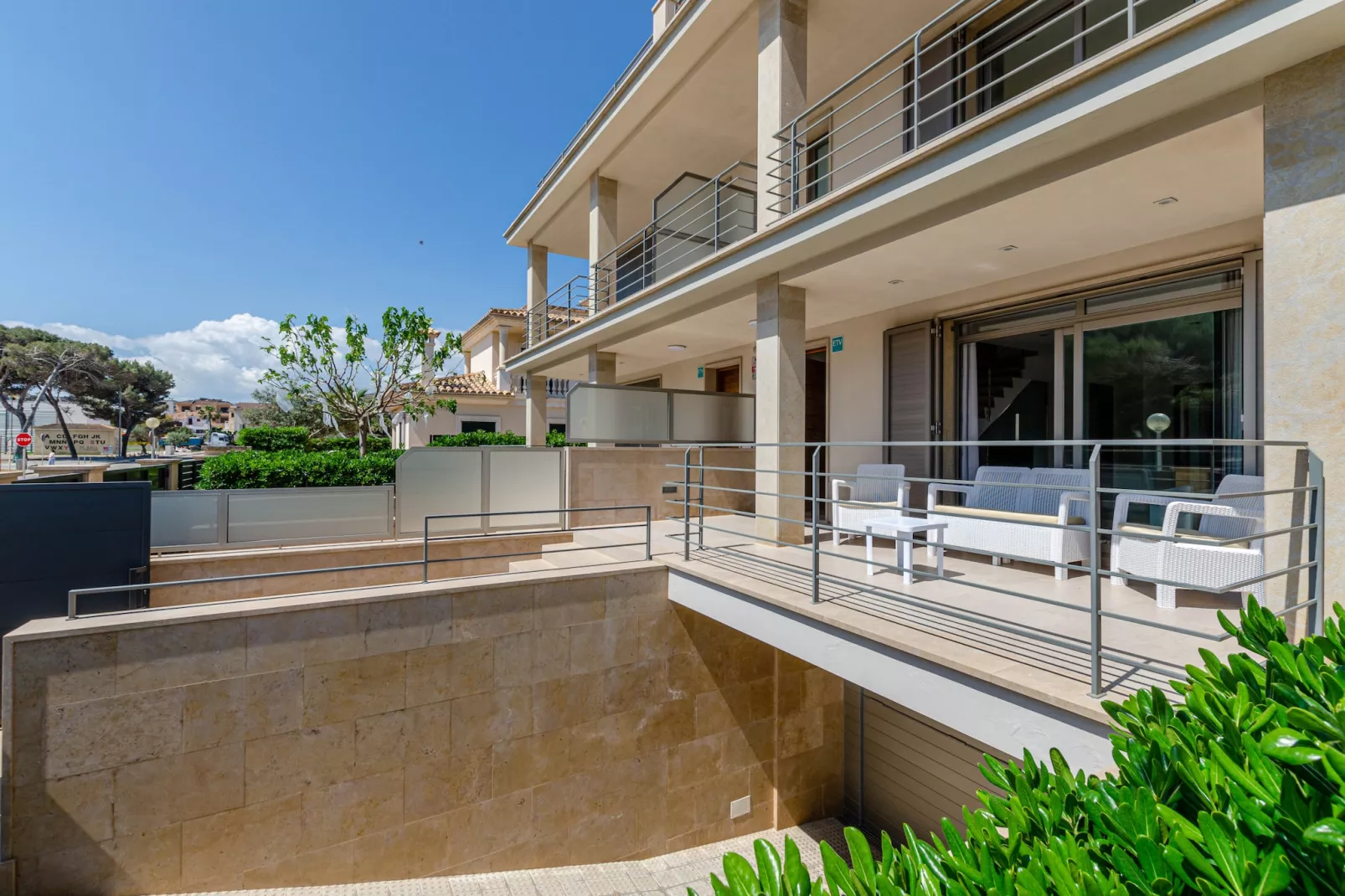 YourHouse Juan-Terrasse