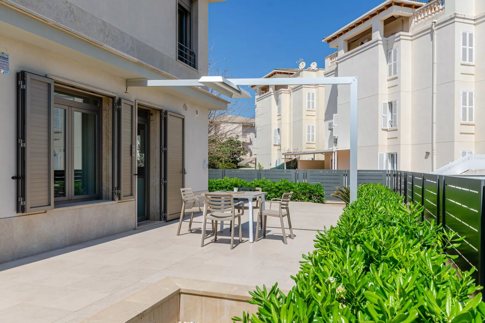 YourHouse Juan-Terrasse