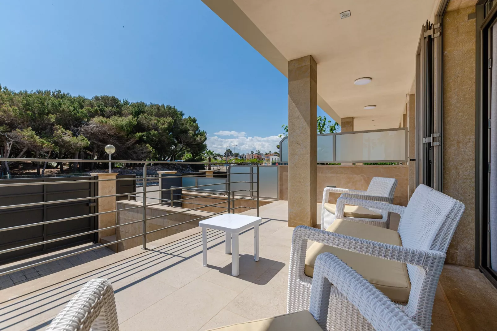 YourHouse Juan-Terrasse