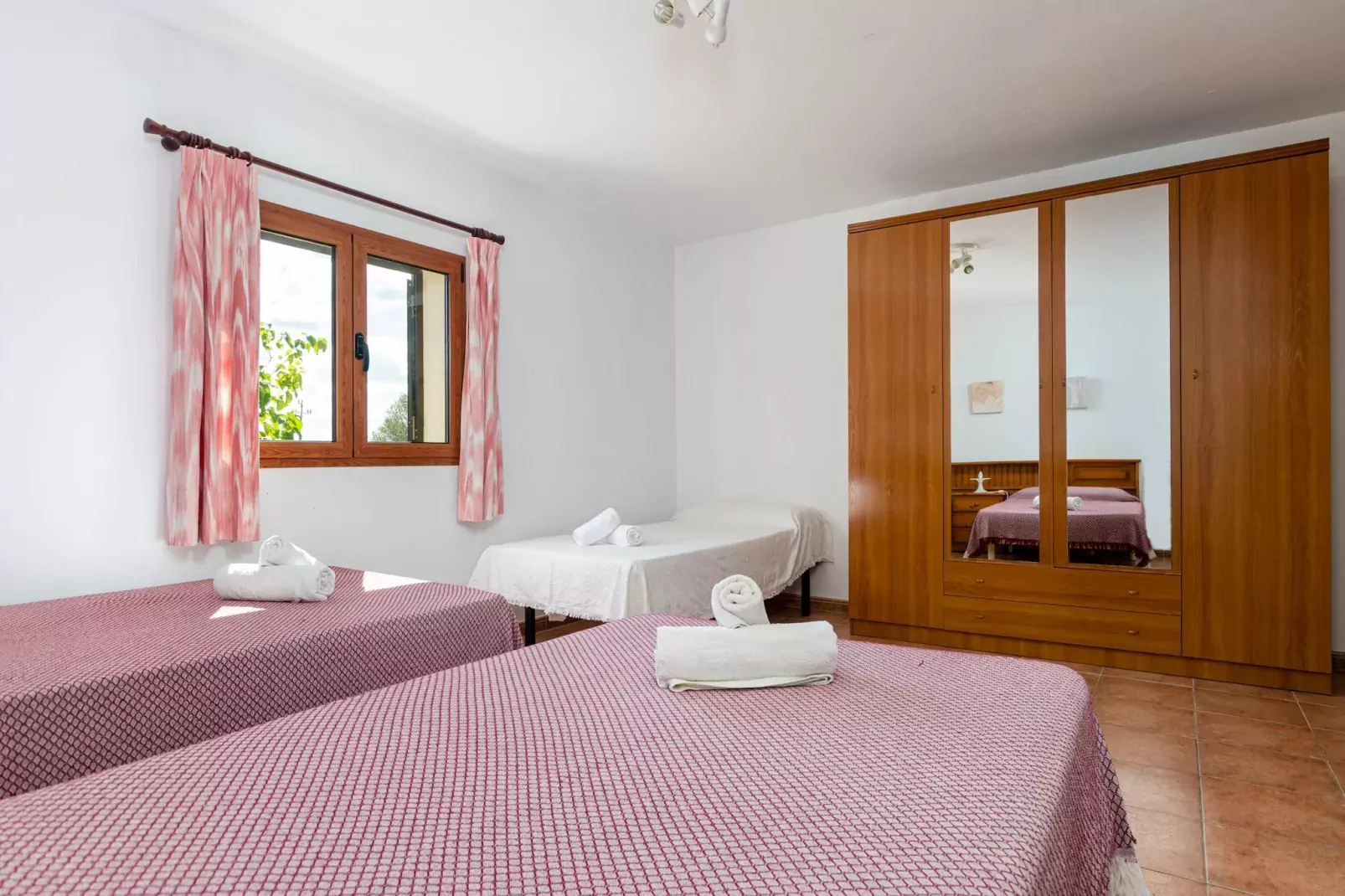 YourHouse Ca Na Teulera-Schlafzimmer