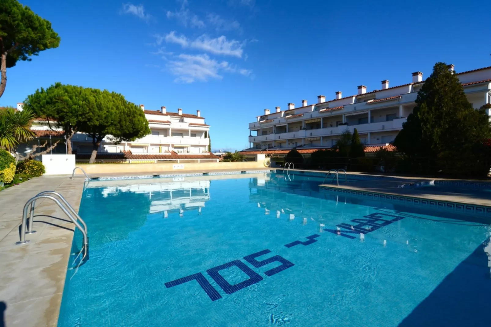 poolofhouse