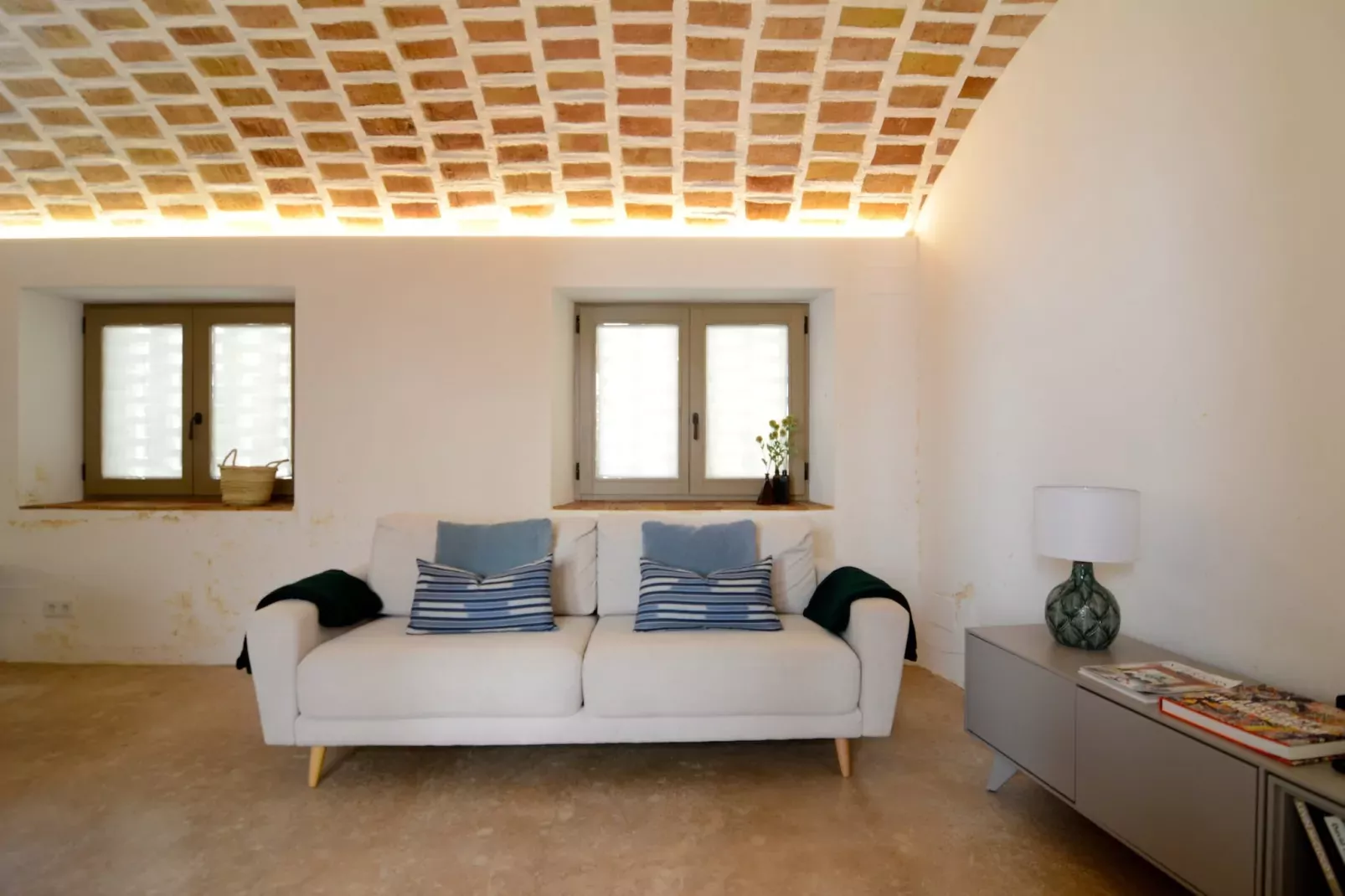 CASA ROSA DEL PORT-Living room