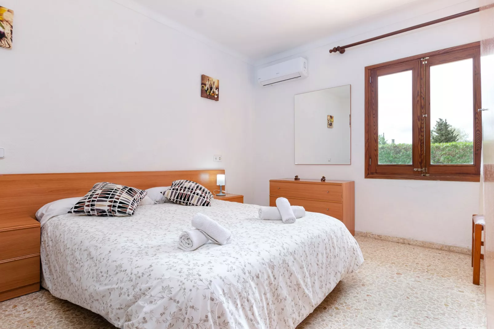 Finca en Pollença con piscina y barbacoa, Escandeu-Bedroom