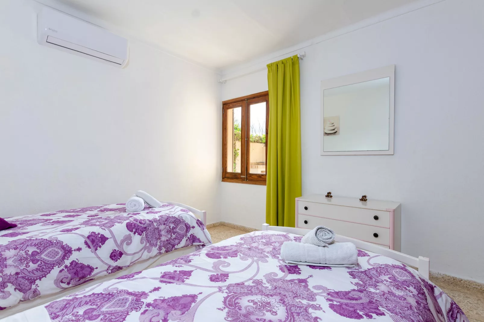 Finca en Pollença con piscina y barbacoa, Escandeu-Bedroom