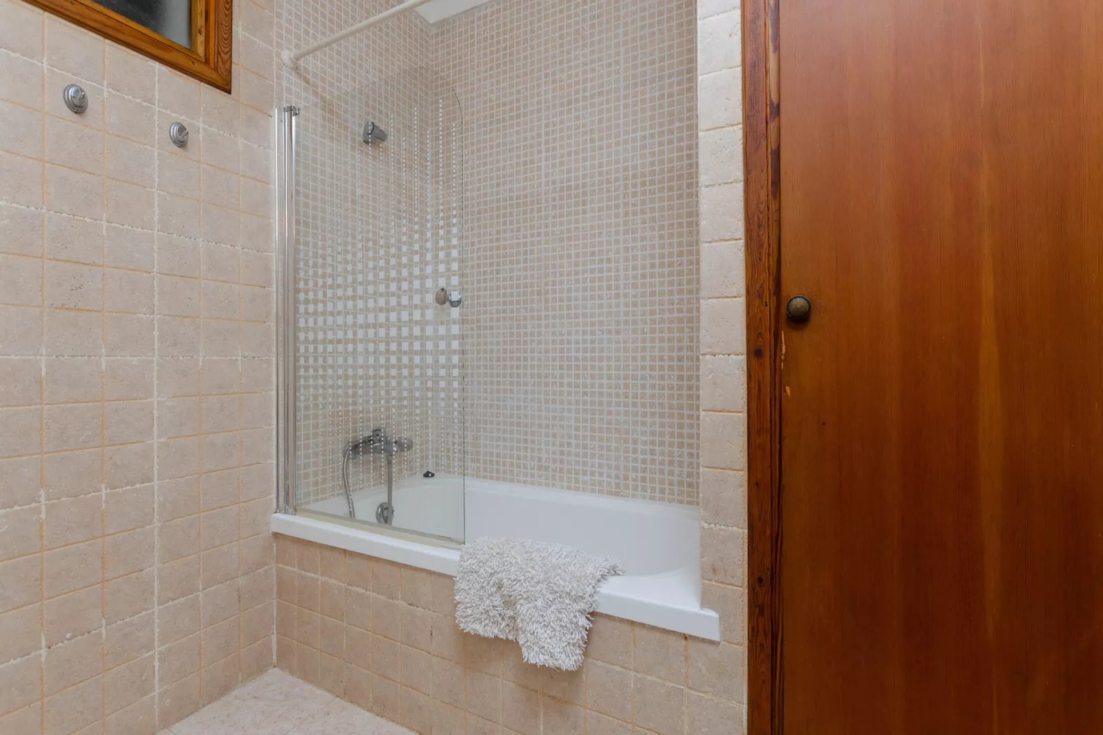 Finca en Pollença con piscina y barbacoa, Escandeu-Bathroom