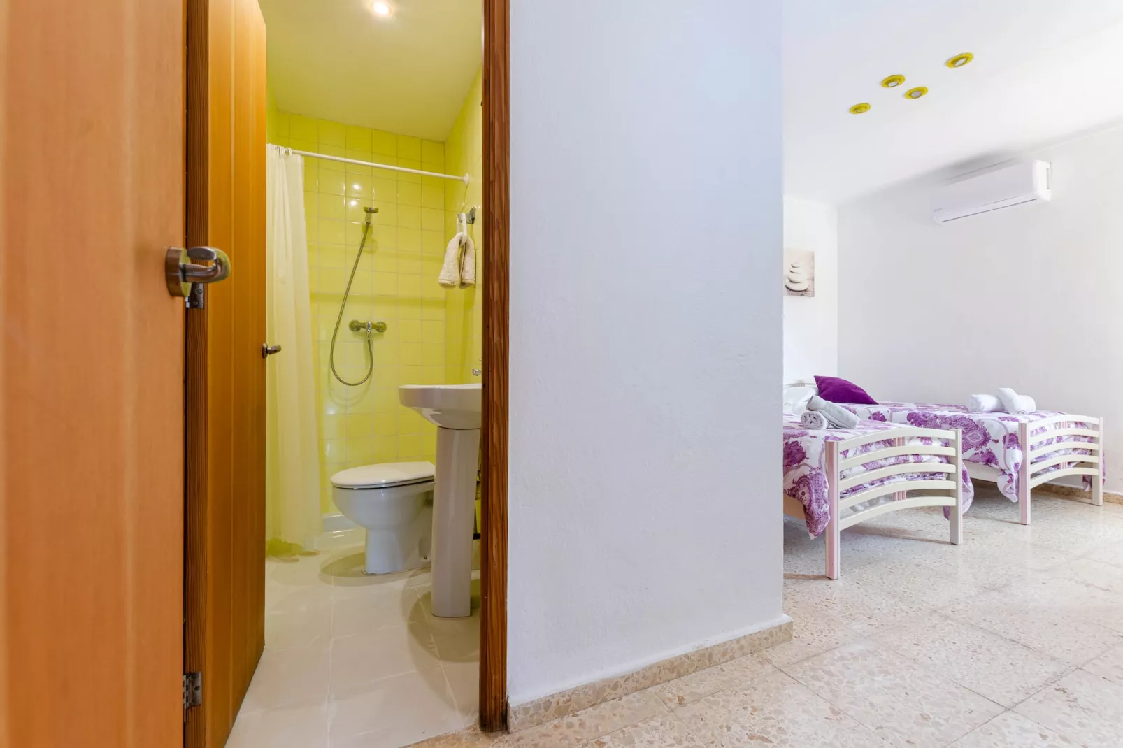 Finca en Pollença con piscina y barbacoa, Escandeu-Bathroom