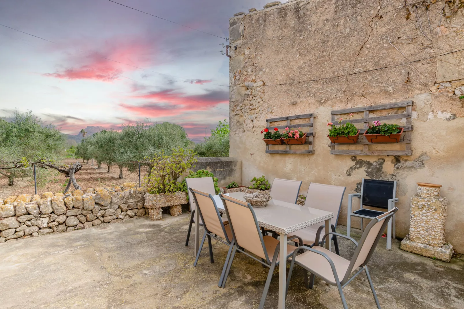 Finca en Pollença con piscina y barbacoa, Escandeu-Terrace