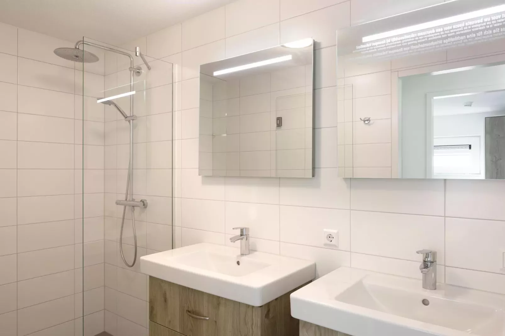 Water Village 3-Bathroom