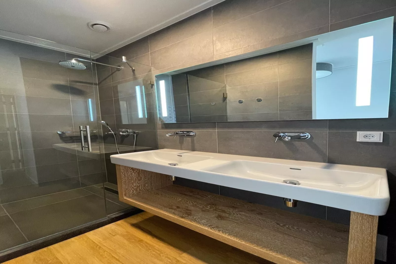 Friese Meren Villa's 21-Bathroom