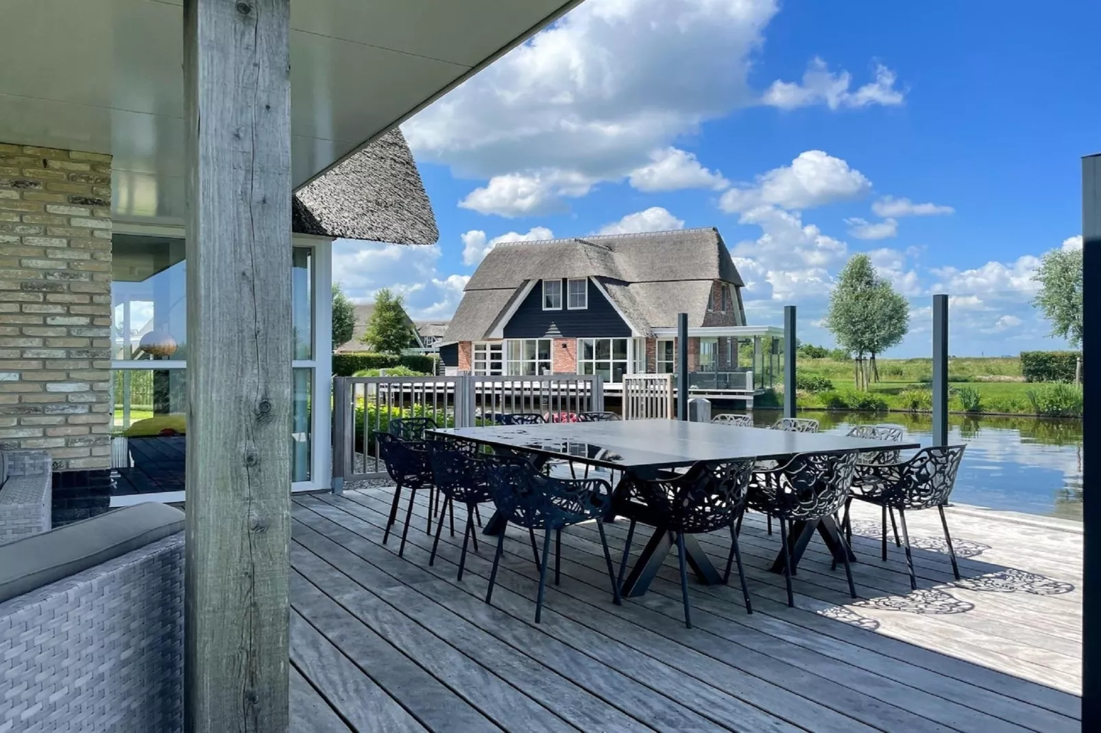 Friese Meren Villa's 21-Terrace balcony
