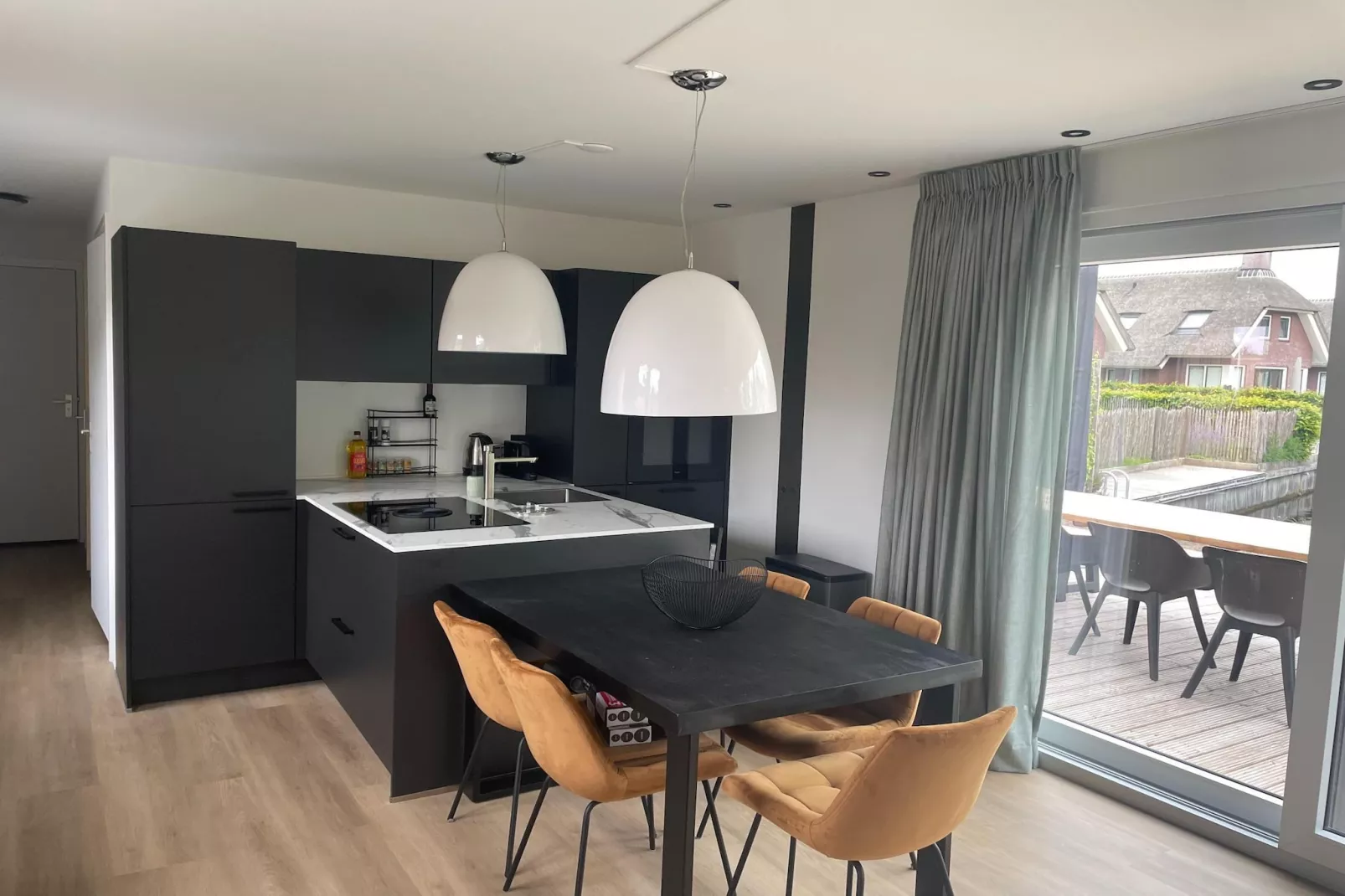 Recreatiepark Idskenhuizen 11-Esszimmer