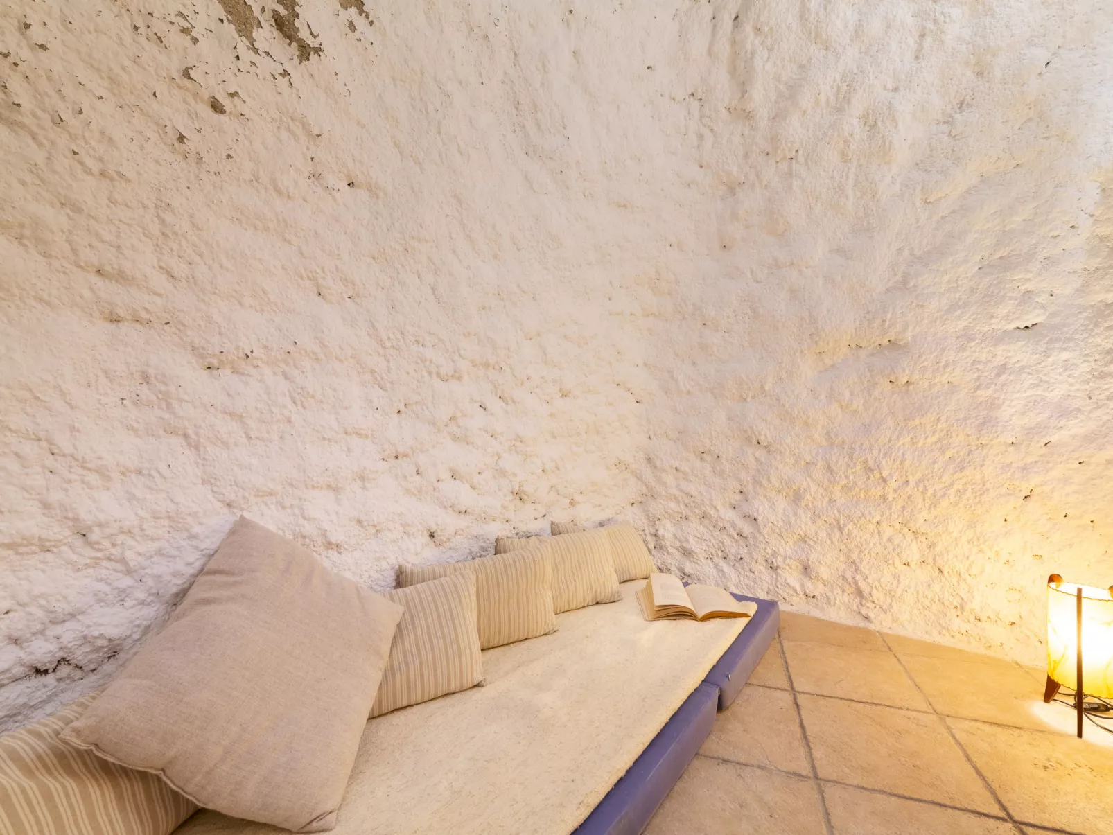 Casa Cueva Maria Zambrano-Inside