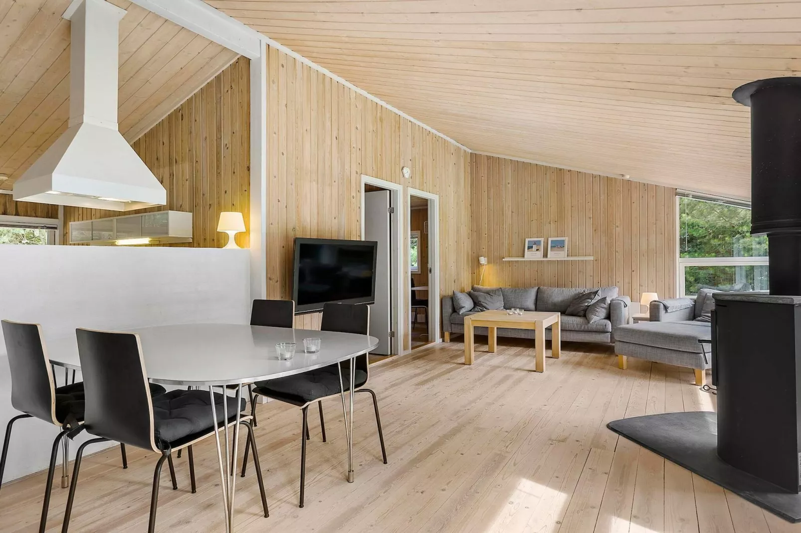 Holiday home with spacious garden-Indoor