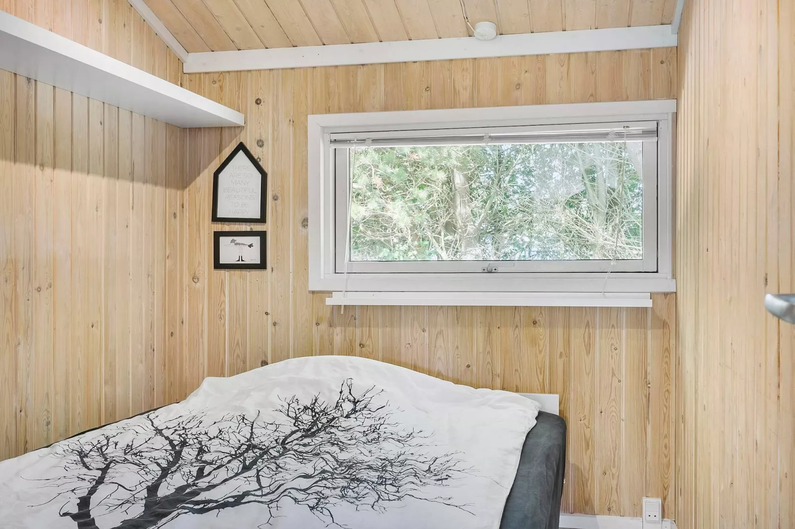 Holiday home with spacious garden-Indoor