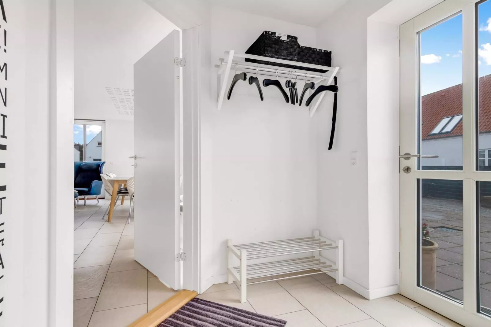 Holiday home, 750m from beach-Indoor