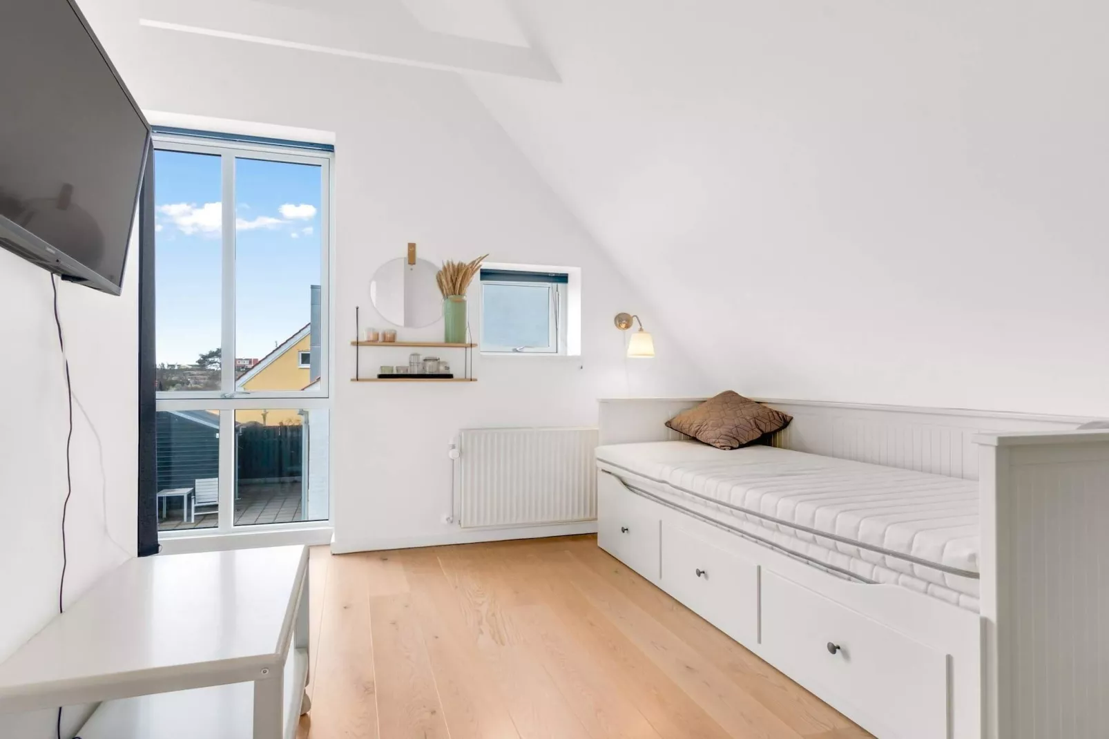 Holiday home, 750m from beach-Indoor