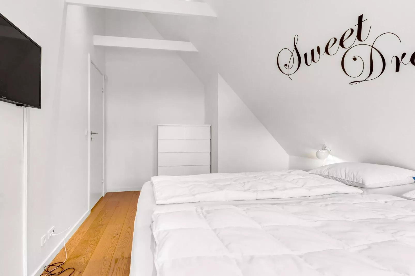 Holiday home, 750m from beach-Indoor