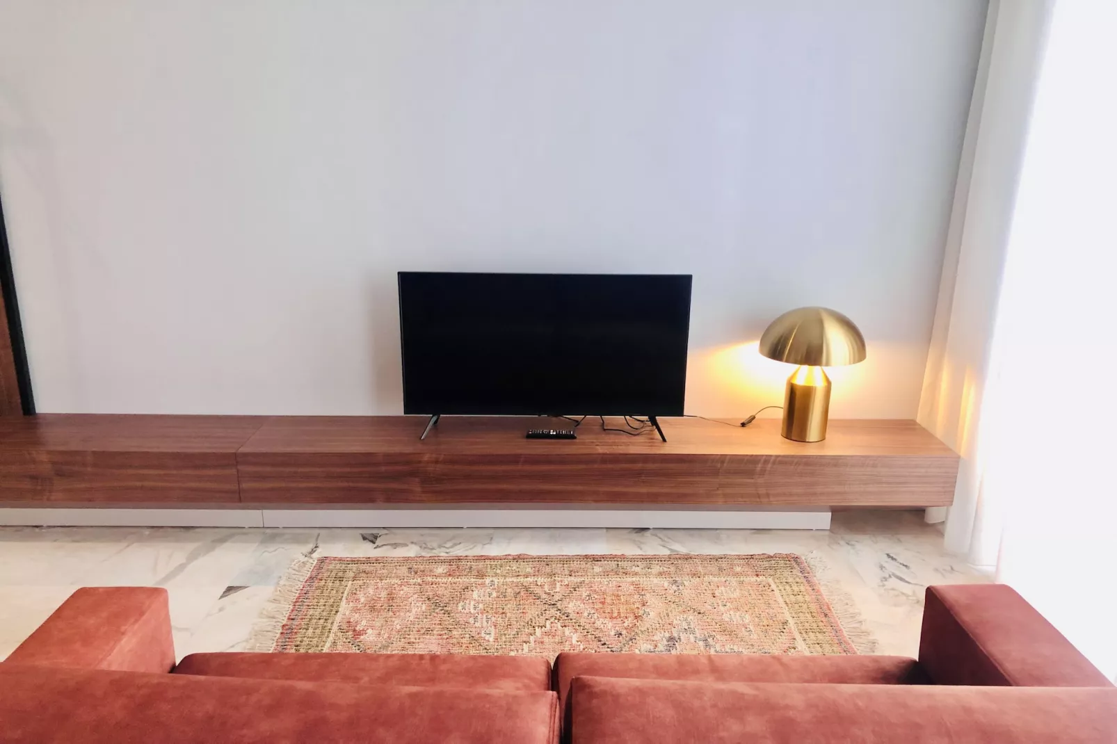 YOUROPO - Downtown 3B-Living room