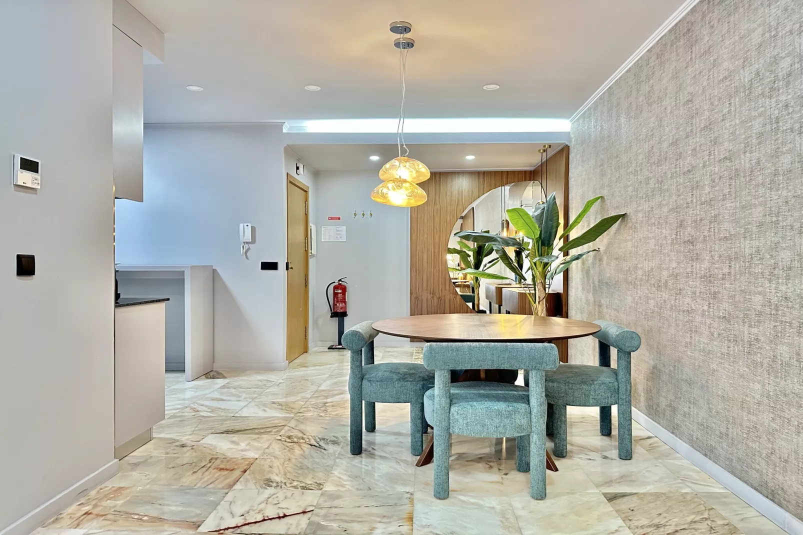 YOUROPO - Downtown 4A-Dining room