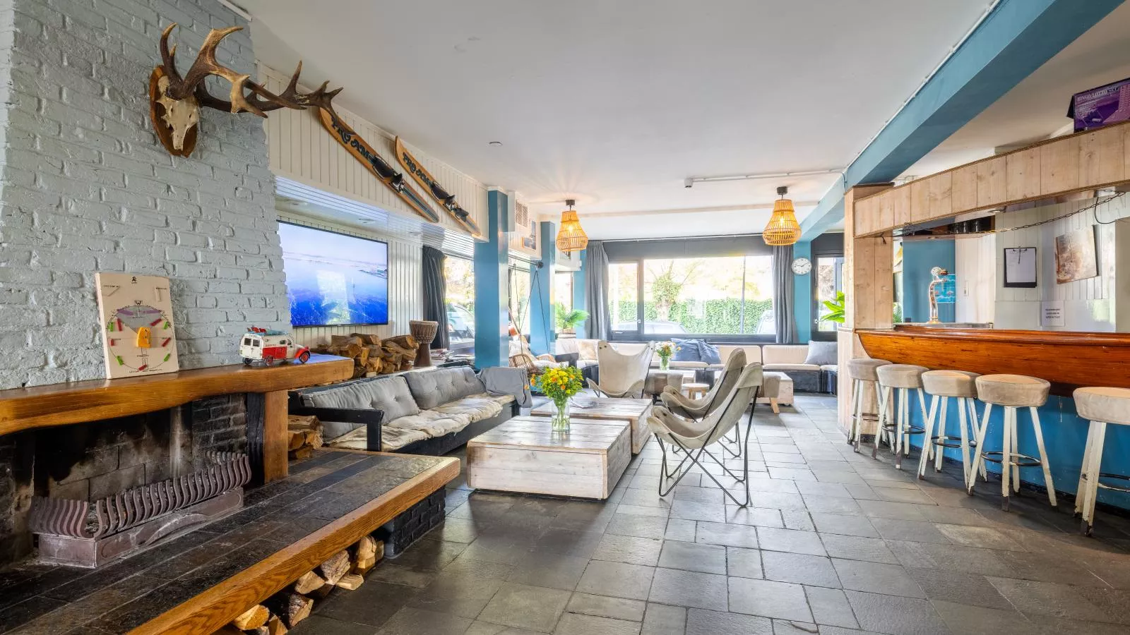 De Kaag Watersport Groepsaccommodatie - 30 pers-Living room