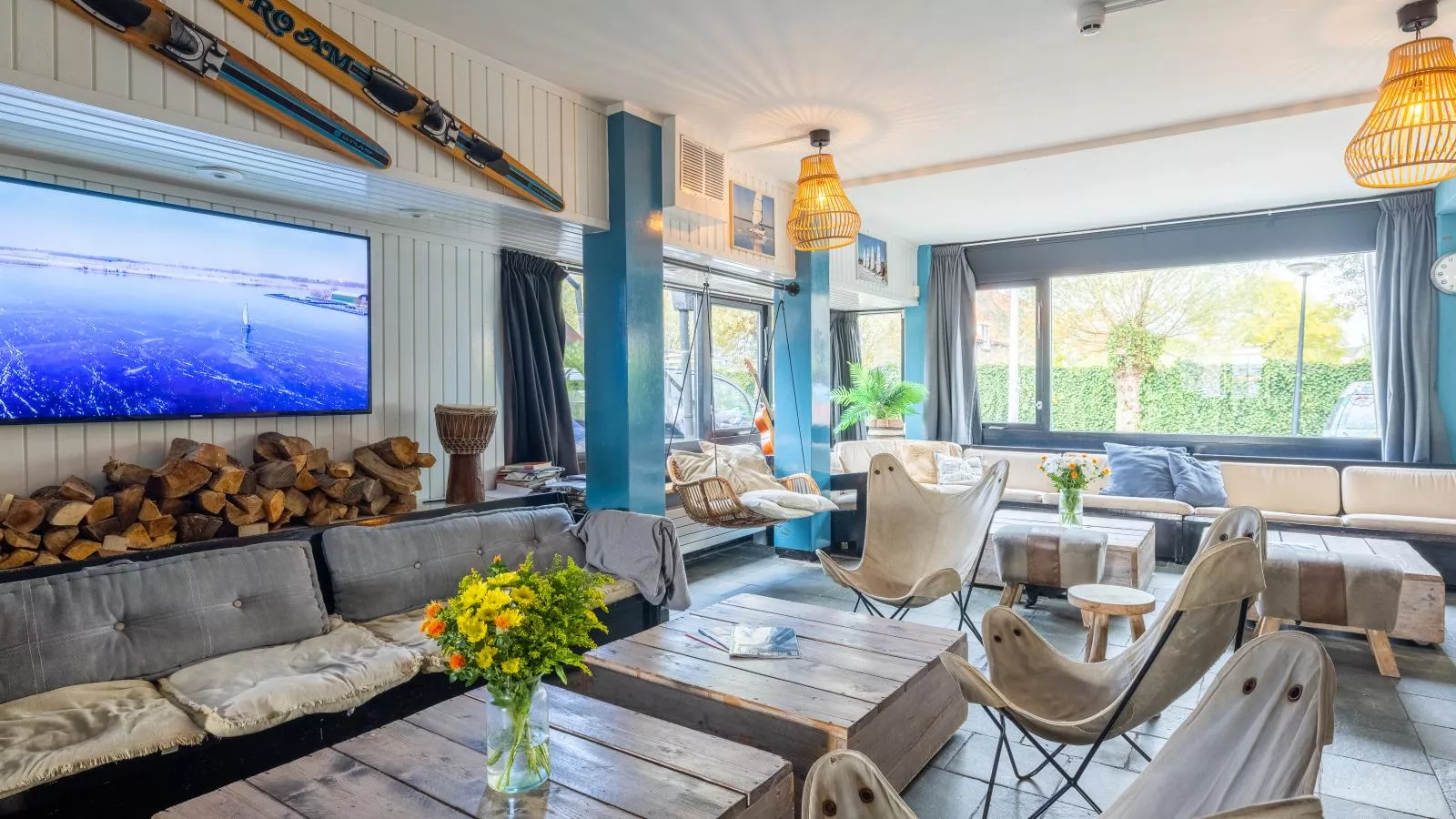 De Kaag Watersport Groepsaccommodatie - 30 pers-Living room