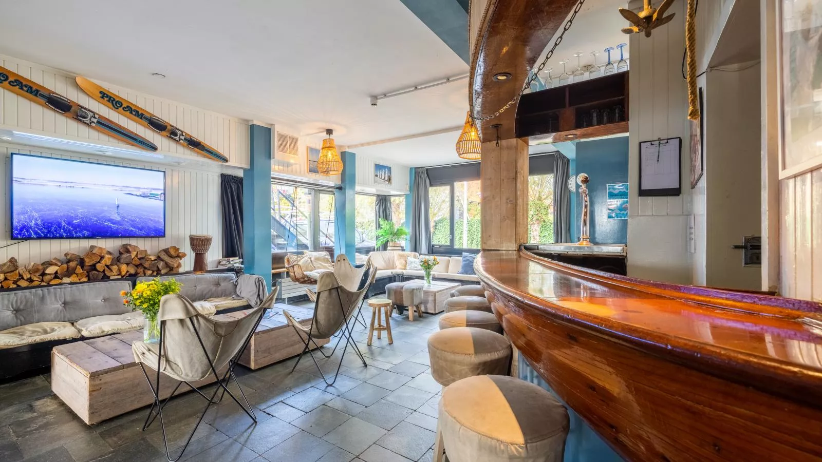 De Kaag Watersport Groepsaccommodatie - 30 pers-Living room