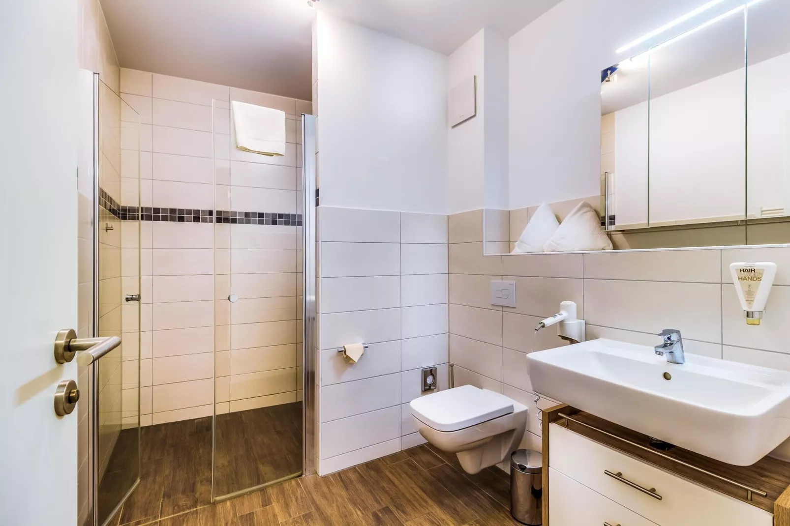 LAGOVIDA - FWB Seglerhütte 3 Personen-Bathroom