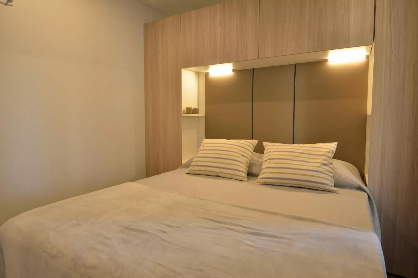 Caravan park della Colombaia Padenghe sul Garda-CM Panorama Spa Dog-Bedroom