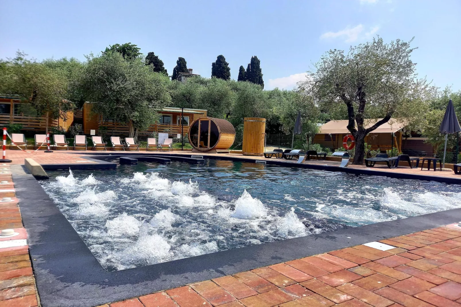 Caravan park della Colombaia Padenghe sul Garda-Safari Tend Dog-Pool