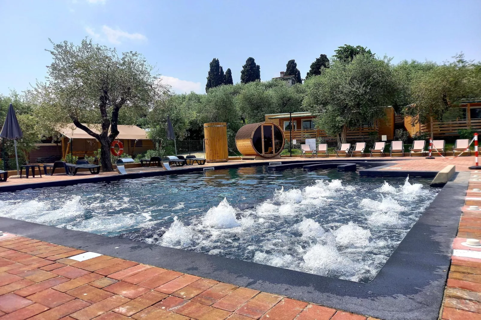 Caravan park della Colombaia Padenghe sul Garda-Safari Tend Dog-Pool