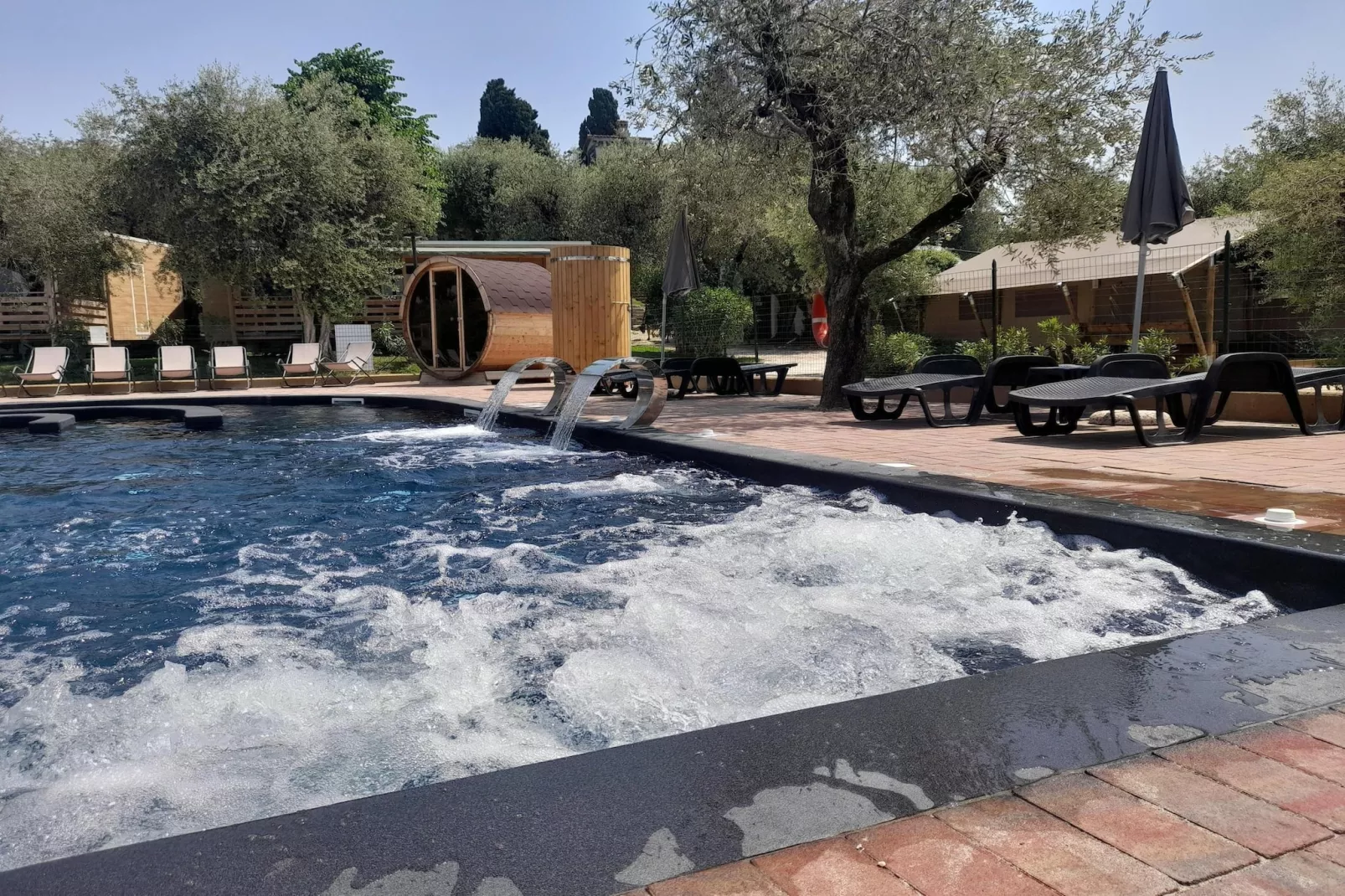 Caravan park della Colombaia Padenghe sul Garda-Safari Tend Dog-Pool