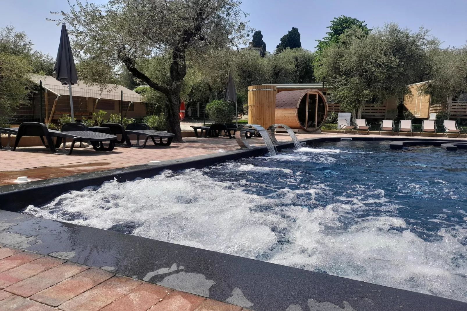 Caravan park della Colombaia Padenghe sul Garda-Safari Tend Dog-Pool