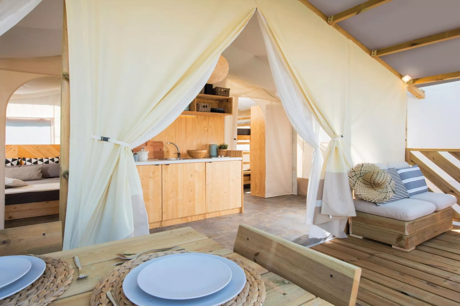 Caravan park della Colombaia Padenghe sul Garda-Safari Tend Dog-Dining room