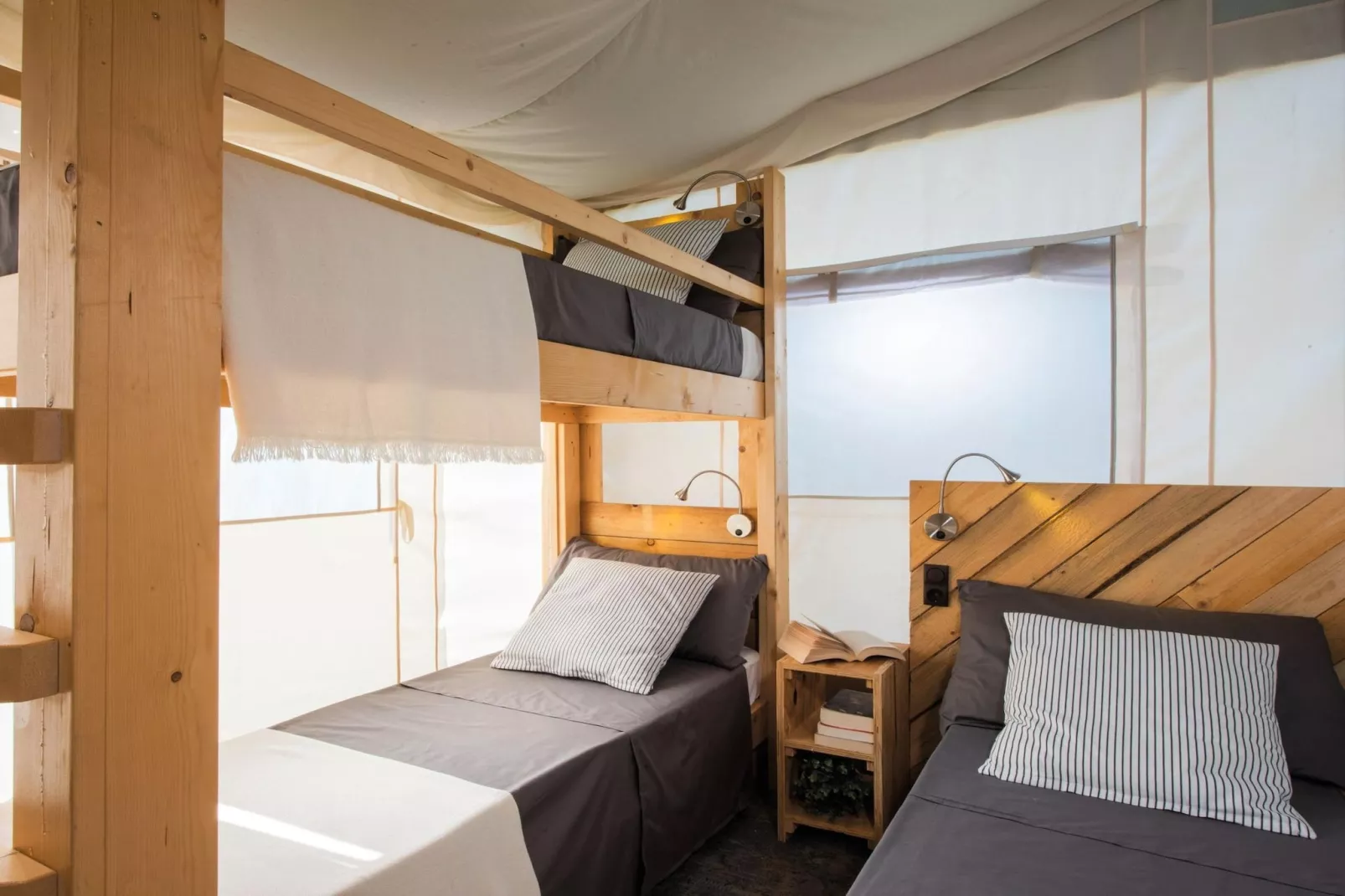 Caravan park della Colombaia Padenghe sul Garda-Safari Tend Dog-Bedroom
