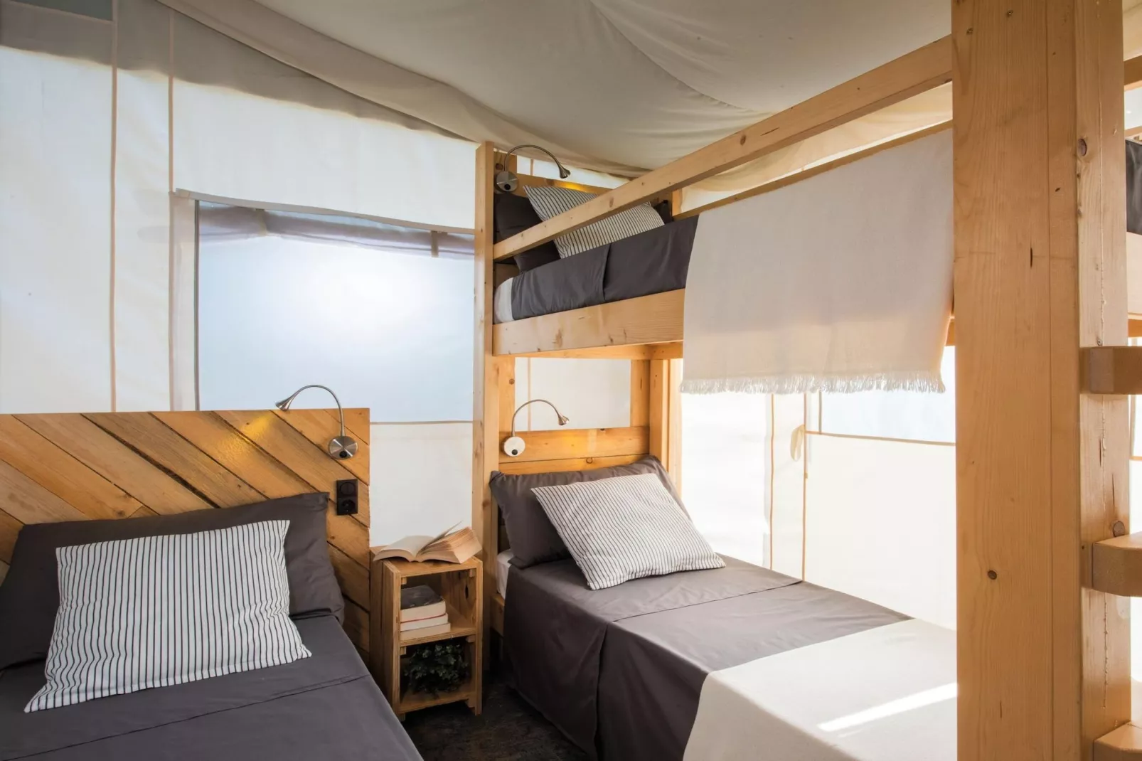 Caravan park della Colombaia Padenghe sul Garda-Safari Tend Dog-Bedroom